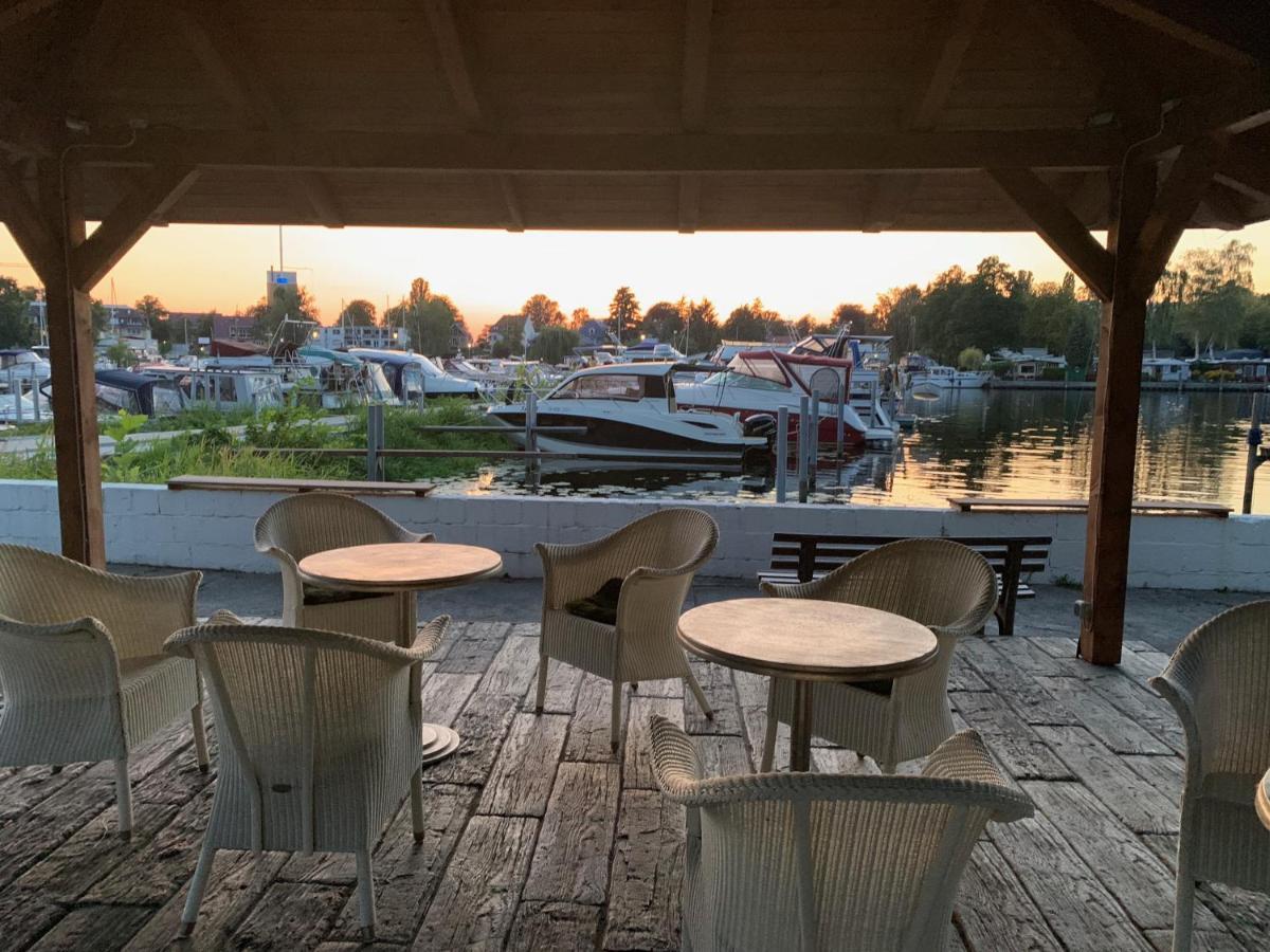 Tiny House Oder Ferienwohnung Auf Der Sunset Marina Berlim Exterior foto