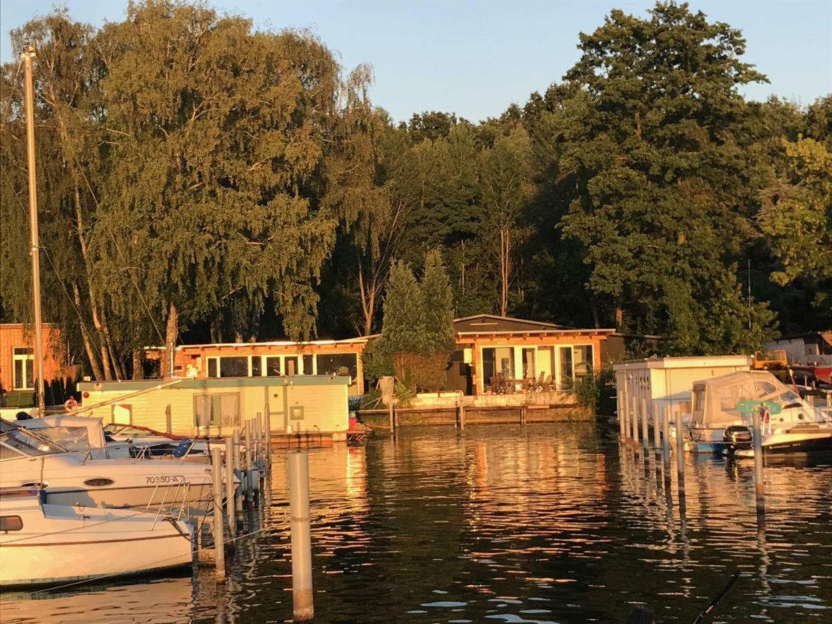 Tiny House Oder Ferienwohnung Auf Der Sunset Marina Berlim Exterior foto